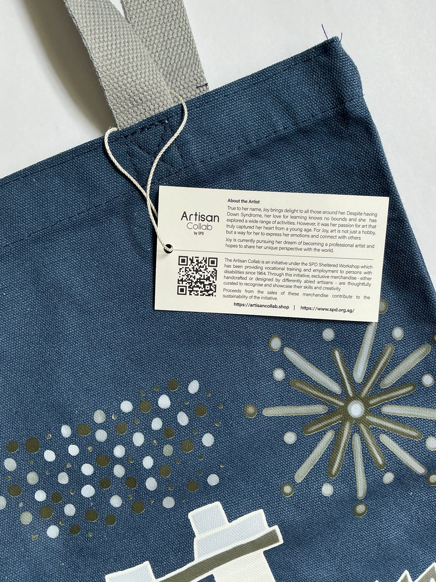 The Festive Bayfront Tote Bag (monochrome)