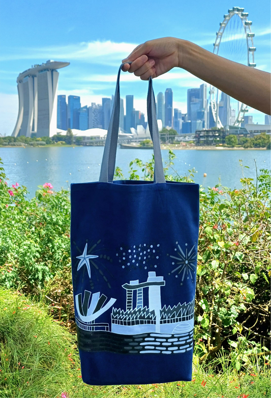 The Festive Bayfront Tote Bag (monochrome)