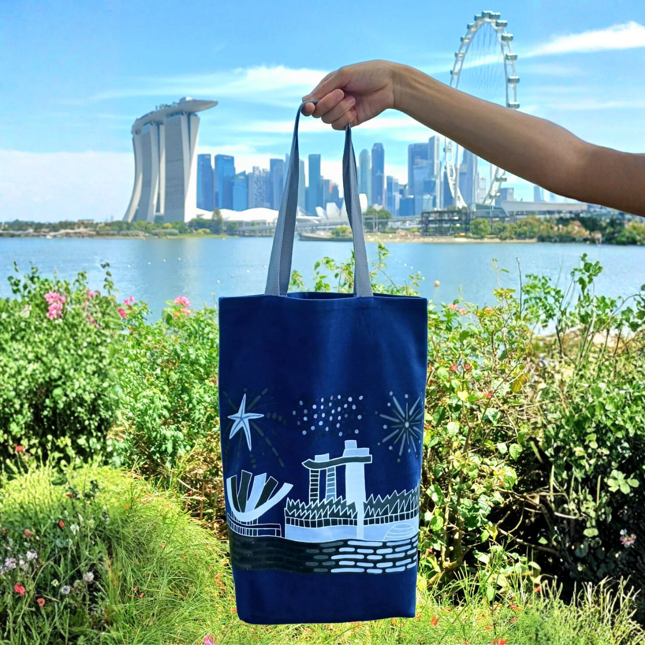 The Festive Bayfront Tote Bag (monochrome)